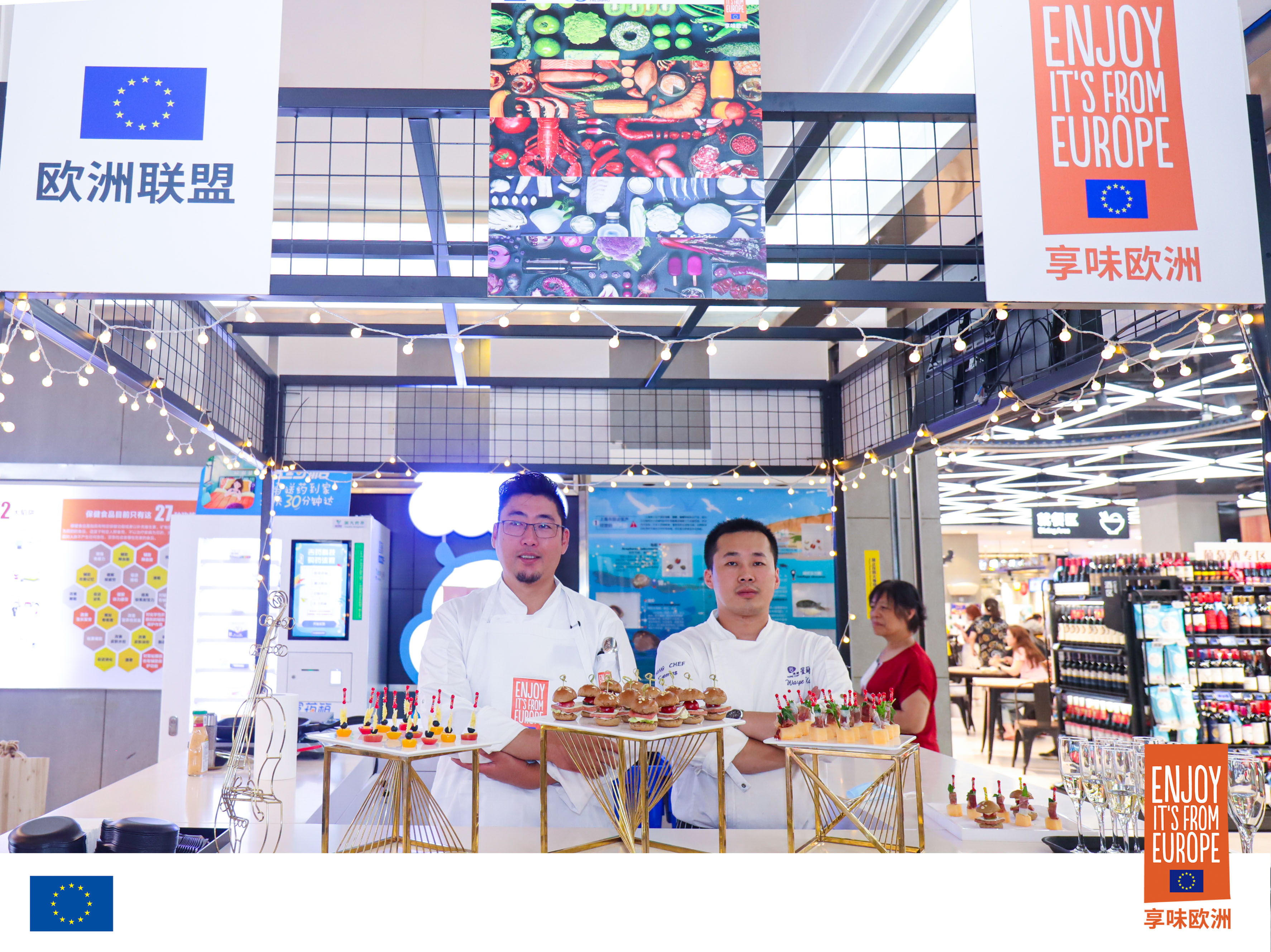 Stand with finger food presented by Chinese representatives