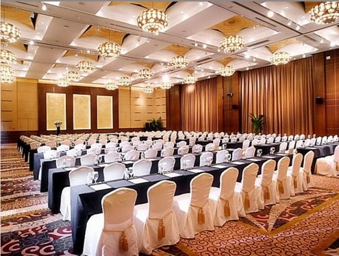 Conference room with rows of chairs at Crowne Plaza Chongqing 