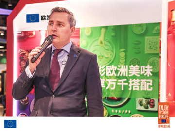 Mr. Wojciech Ptak, Agriculture counsellor, First Secretary, Delegation of the European Union to China shared EU food key merit at the event